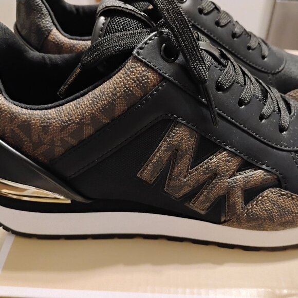 Michael Kors Maddy Logo Trainer Sneaker-New in Box! - Picture 2 of 7